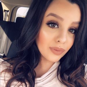 Meet your Posher, Charolette